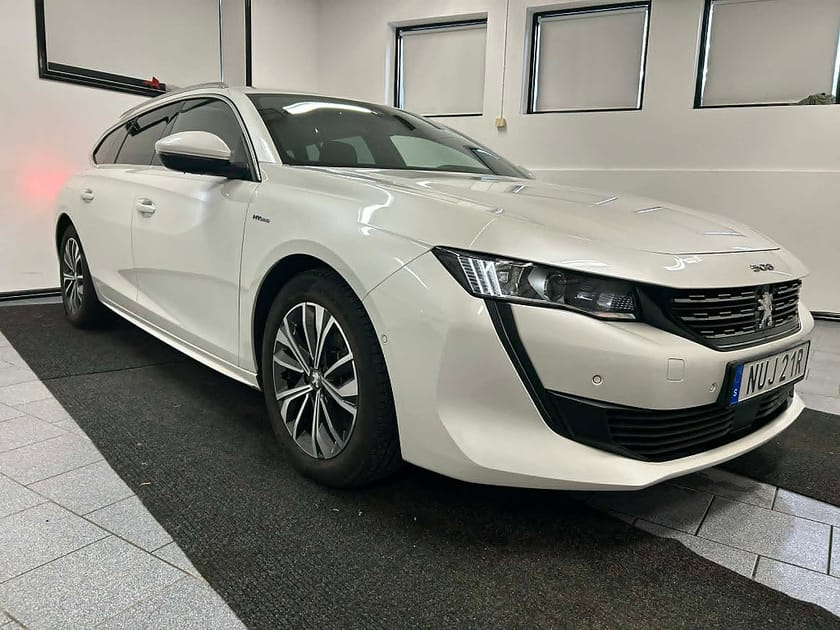 Bild 3 av Peugeot 508 SW Hybrid 224 hk EAT Euro 6 Drag NAVI Backkamera