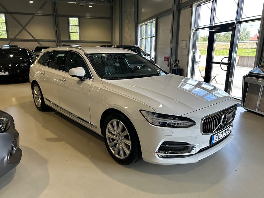 Bild 2 av Volvo V90 D4 AWD Geartronic Inscription 190hk