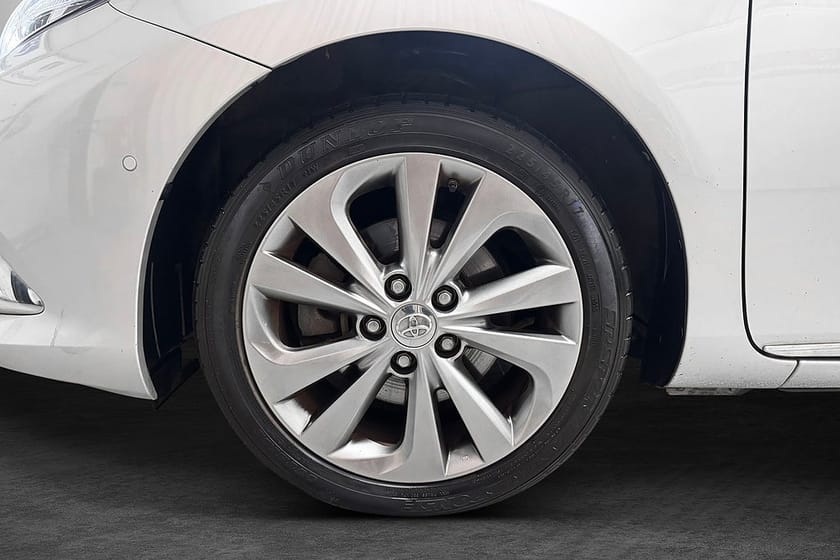 Bild 2 av Toyota Auris Touring Sports Hybrid Executive Euro 6 (136hk) Navi