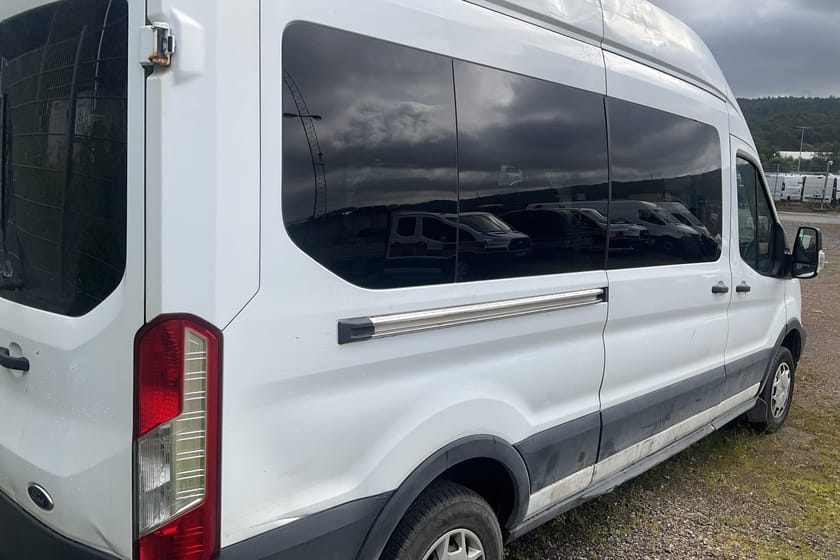Bild 5 av Ford Transit 350 Kombi 310 2.0 TDCi 2WD Buss Reparationsobjekt