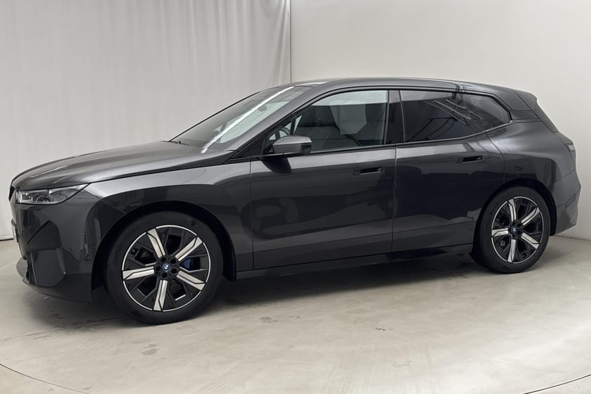 Bild 2 av BMW iX xDrive40 xDrive40, I20 (310hk) Sportpaket Läder 360