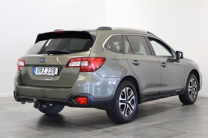 Bild 4 av Subaru Outback 2.5 4WD Active V-Hjul M-Värm B-Kamera NYSERVAD 175hk