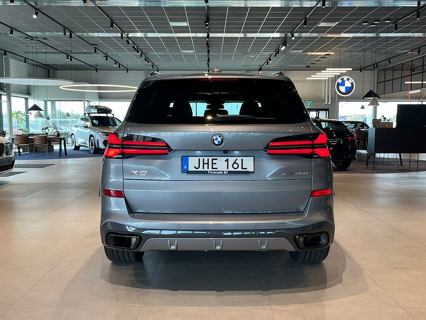 Bild 5 av BMW X5 xDrive30d M Sport Pro Soft Close Iconic Glow Dragkrok