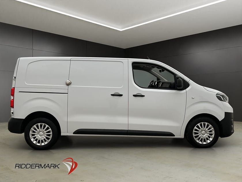 Bild 2 av Toyota Proace L2 2.0D Värm Drag Kamera 3-Sits V-Inredd Moms