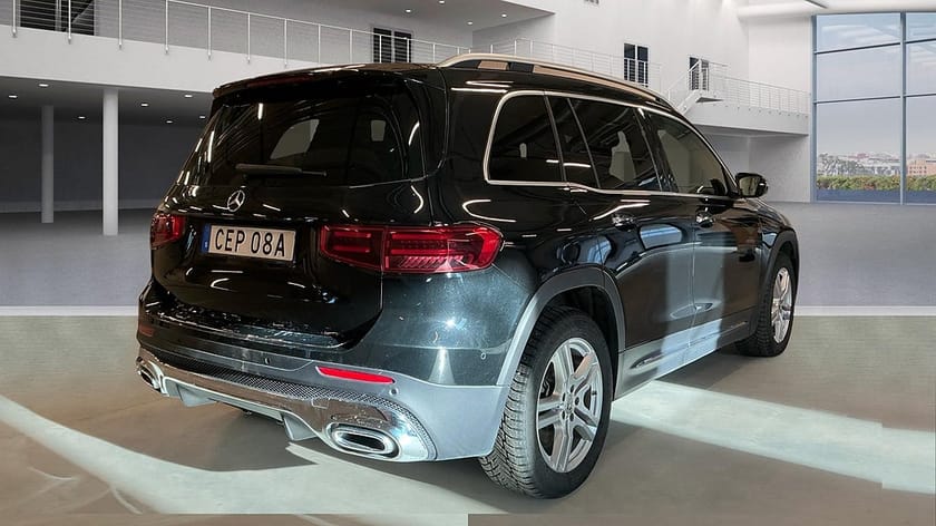 Bild 3 av Mercedes-Benz GLB 220 d 4MATIC AMG Line | 7-Sits | Drag | Värmare | Pano
