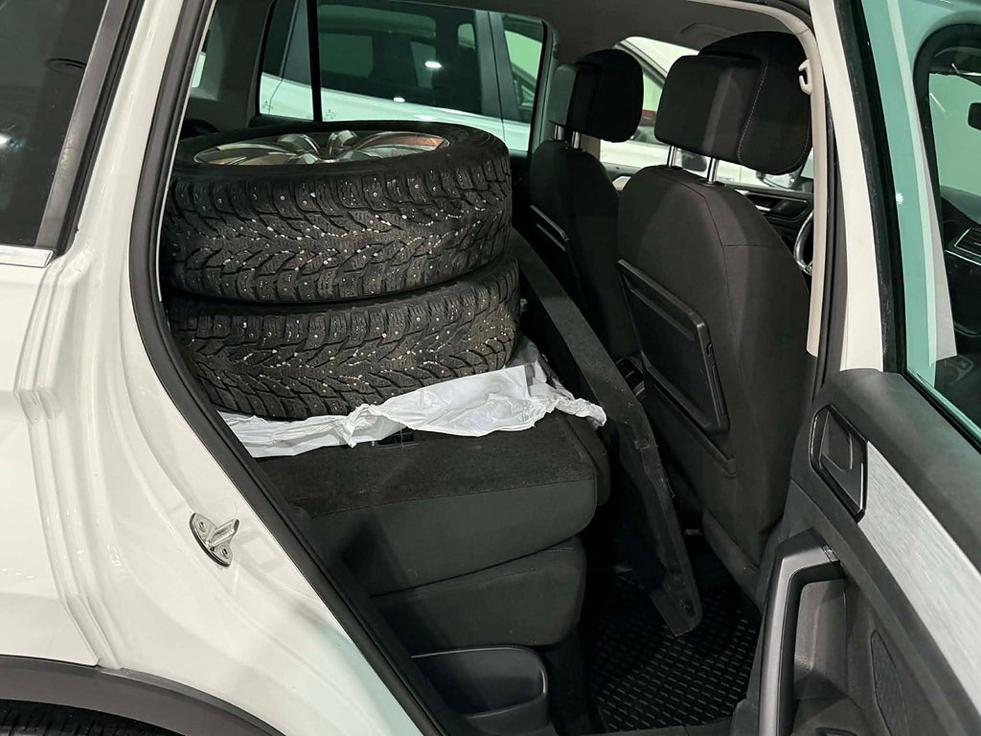 Volkswagen Tiguan 2018, bild 6/10