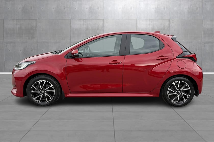 Bilde 2 av Toyota Yaris Hybrid /ACTIVE TECH/RYGGEKAMRA/NYEU/NYSEVICE/