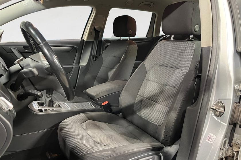 Bild 2 av Volkswagen Passat Variant 2.0 TDI 140 HK AUT 4M D-VÄRM DRAG KAMREM BYTT