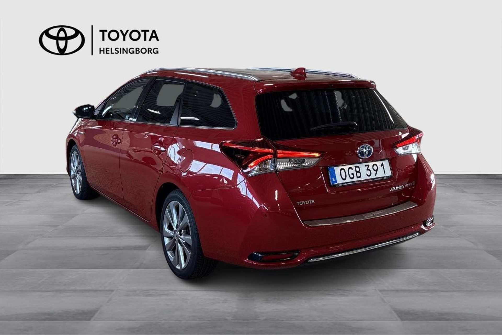 Toyota Auris Touring Sports Hybrid 2016, bild 6/10