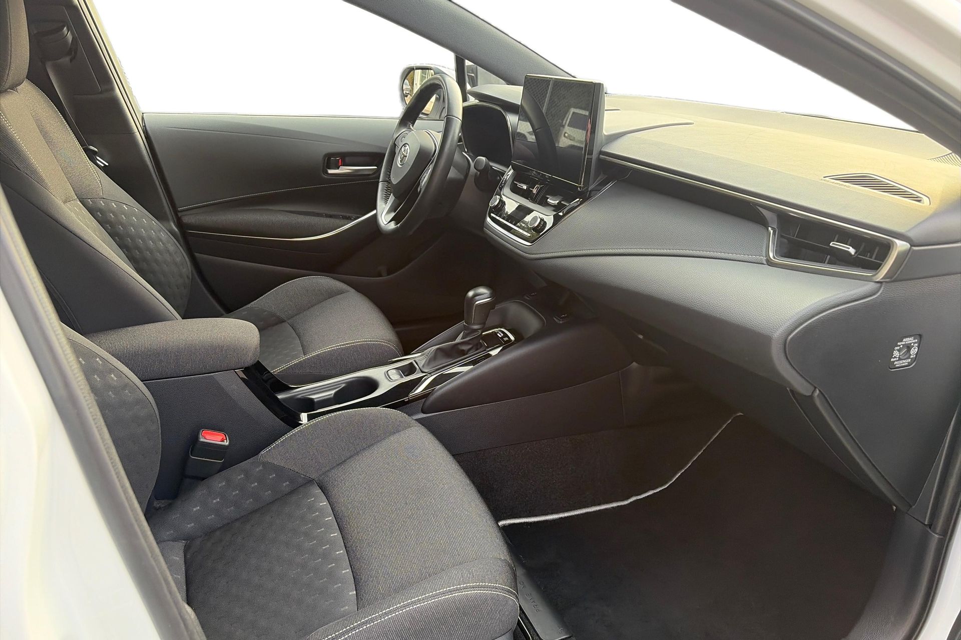 Toyota Corolla 2023, photo 7/10