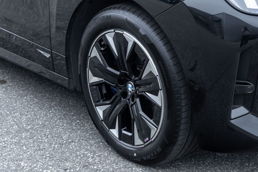 Bilde 3 av BMW iX xDrive60