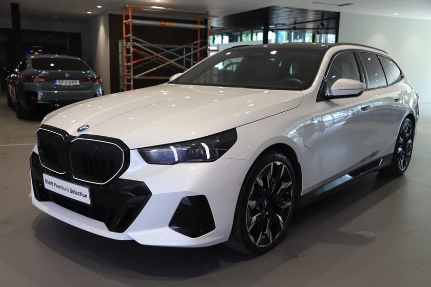 Bild 1 av BMW 530e xDrive Touring / M Sport PRO / Nypris 995.000:-
