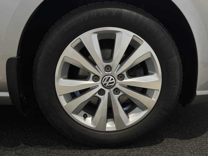 Bild 5 av Volkswagen Golf 1.0 TSI 110 hk V-hjul, väl omhändertagen