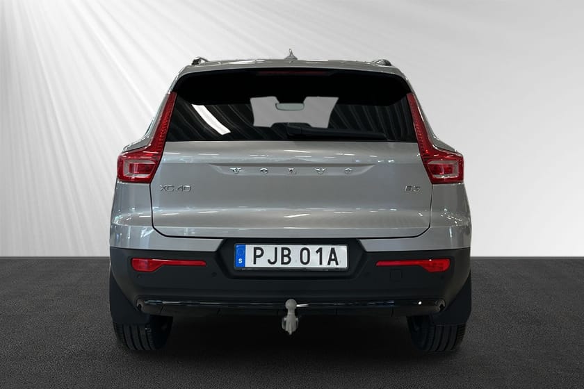 Bild 2 av Volvo XC40 B3 FWD Bensin Plus Dark