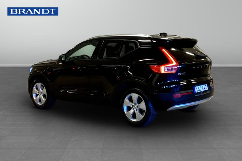 Bild 2 av Volvo XC40 B4 FWD Bensin Momentum Advanced