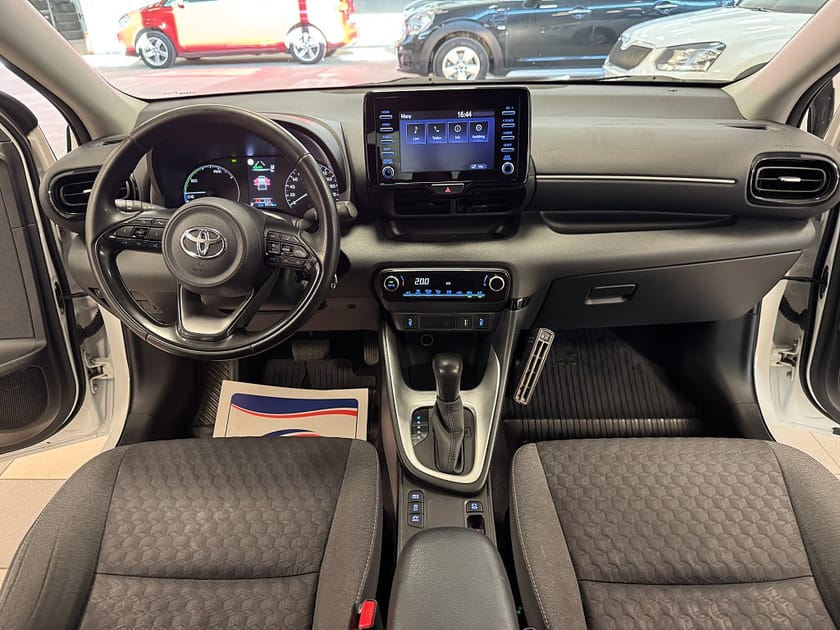 Bild 4 av Toyota Yaris Hybrid CVT 116 Hk B-Kamera Värmare Active