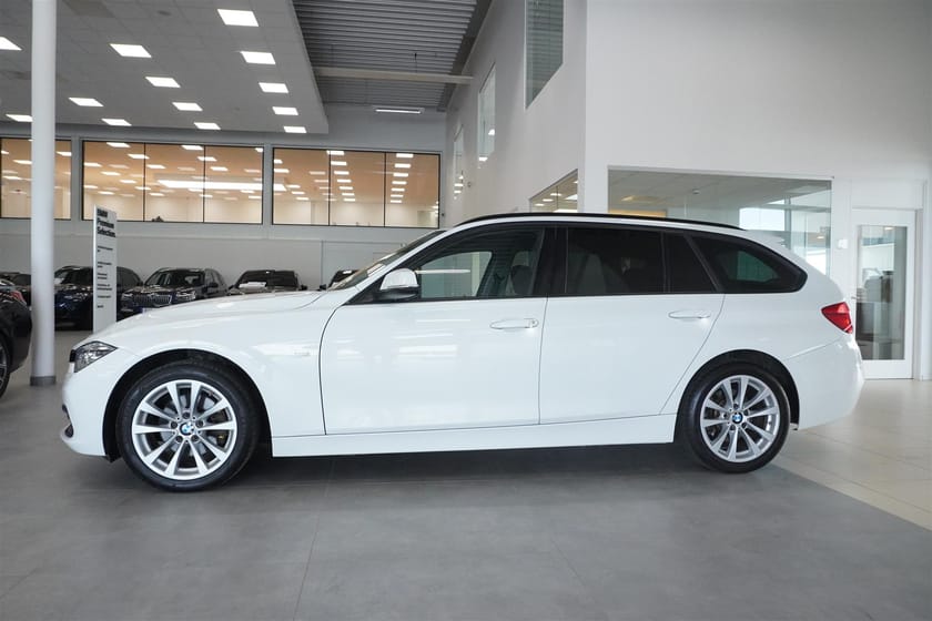 Bild 3 av BMW 320d xDrive Touring Sportline Drag Tonade Rutor PDC
