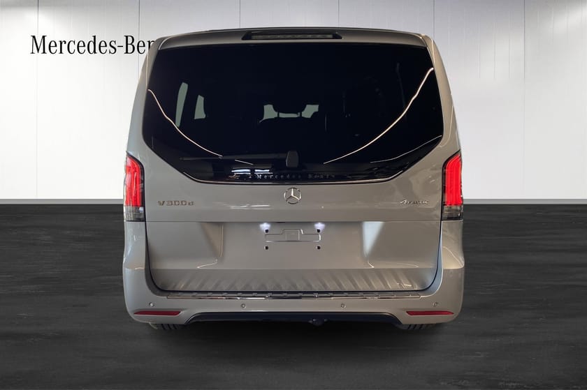 Bild 4 av Mercedes-Benz V 300d 4MATIC 3.2t Ex-lång, Avantgarde