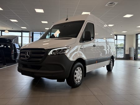 Mercedes-Benz eSprinter 314 81 kWh SKÅP A2 SELECT | Fria Vinterhjul