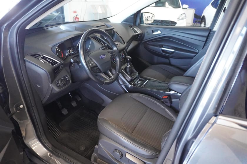 Bild 3 av Ford Kuga EcoBoost 1.5 Titanium