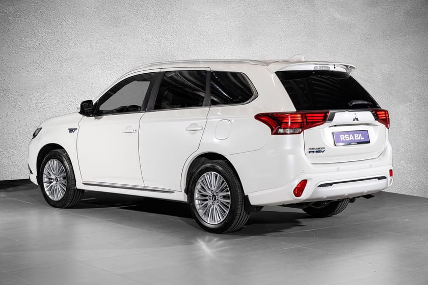 Bilde 2 av Mitsubishi Outlander PHEV 2,4 Instyle ,Norsk bil, Nybilgaranti, Hengerfeste,4x4
