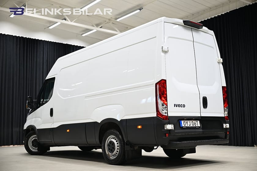 Bild 4 av Iveco Daily 35-140 Van 2.3 JTD 136HK L3H2 Automat|Webasto|3.5ton-drag|Leasbar