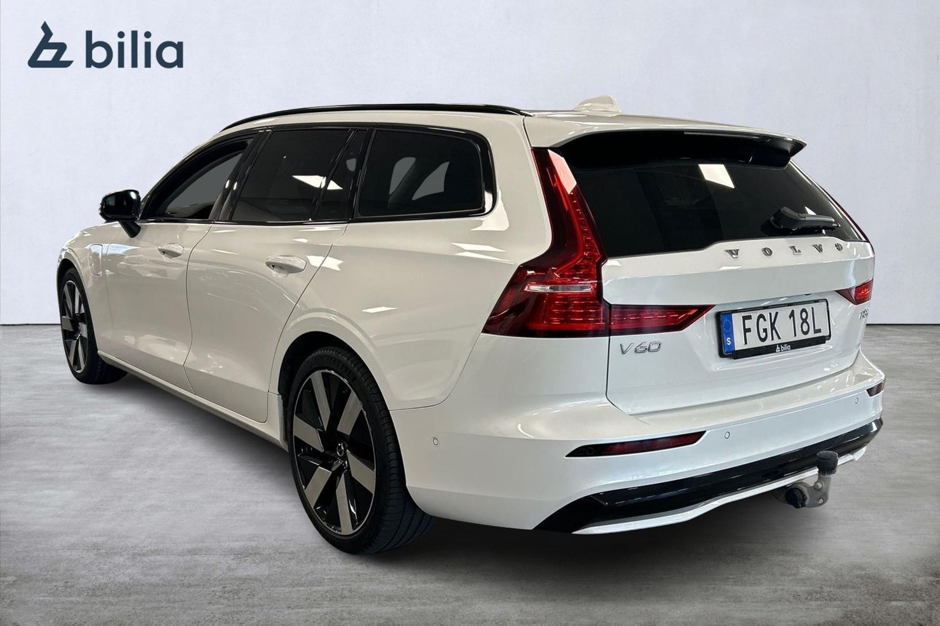 Volvo V60 T6 Ultra Dark 2025, kuva 2/10