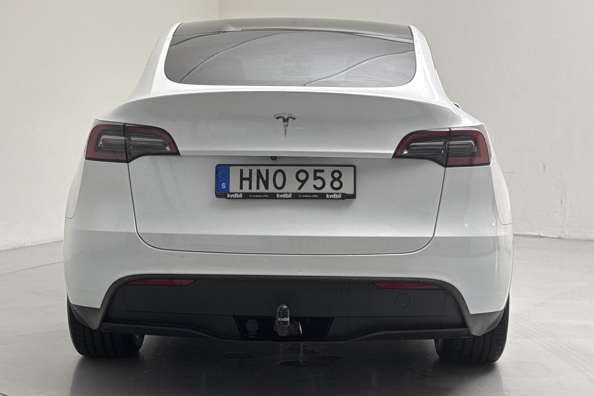 Tesla Model Y Standard Range RWD 2023, photo 6/10