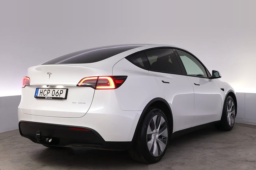 Bild 5 av Tesla Model Y Long Range AWD Autopilot Pano Drag