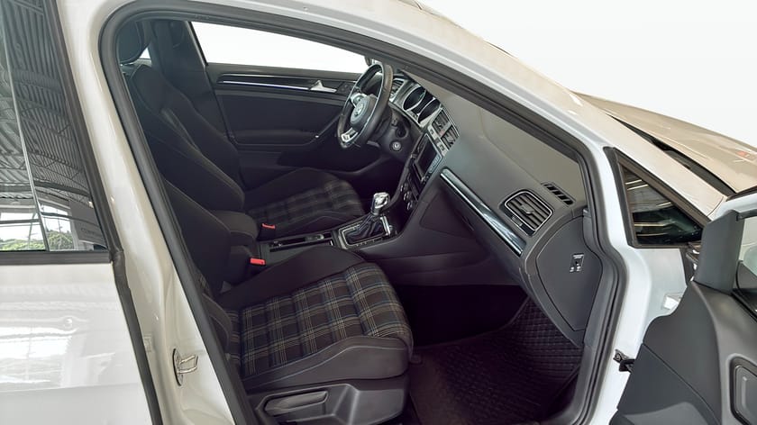 Bild 3 av Volkswagen Golf GTE 1 Års Garanti