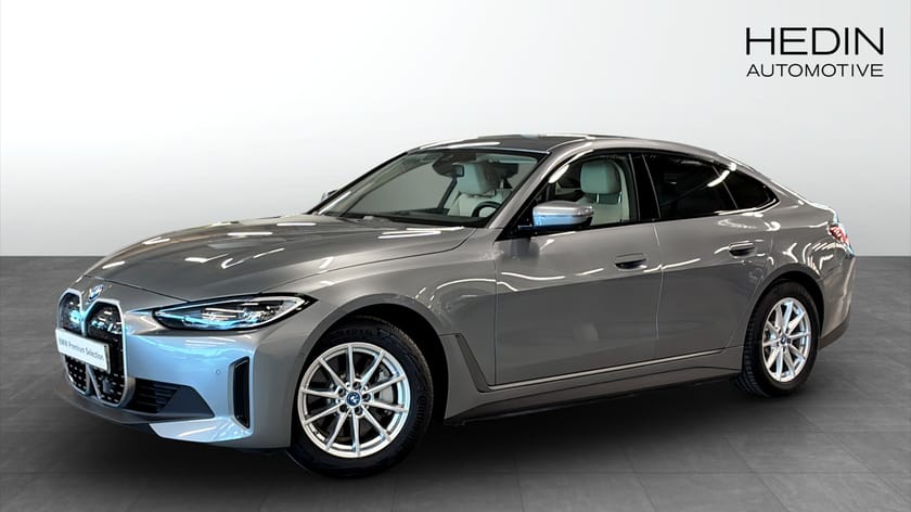 Bild 1 av BMW i4 eDrive40 Gran Coupé Parking Assist+ Rattvärme 360 Kamera Tonade Rutor