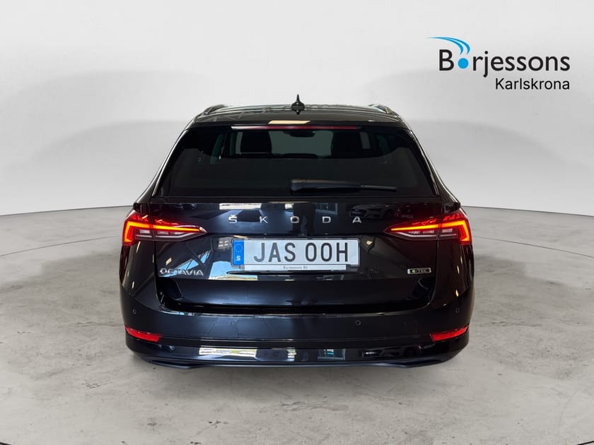 Bild 4 av Škoda Octavia Kombi VIA COMBI STYLE 1,0 TSI M-HEV 110 HK