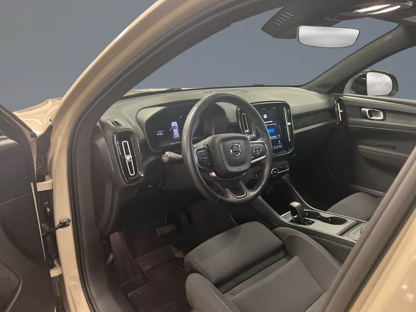 Bild 5 av Volvo EX40 Single Motor Extended Range R Core SE//360-kamera//
