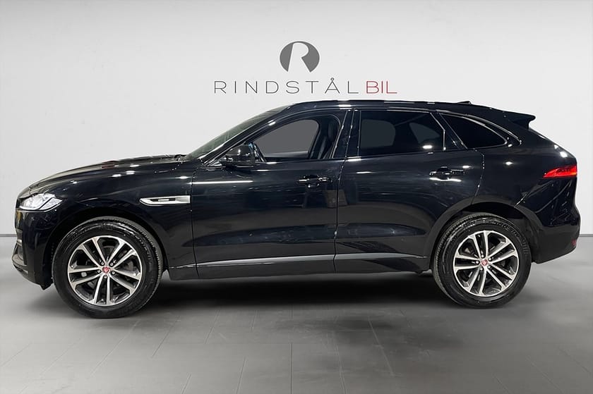 Bild 4 av Jaguar F-Pace 25d AWD R-Sport 240 HK AUT PDC PANO NAVI M&K 0.5l/MIL