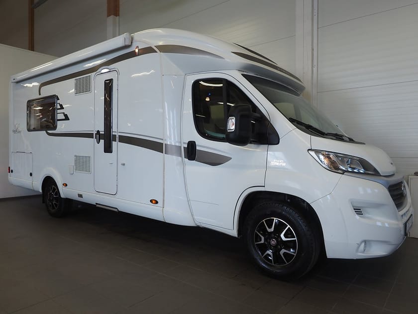 Bild 2 av HYMER Campervan Fiat T 668 CL Bianco Line Markis Låga långbäddar AUT 3850kg