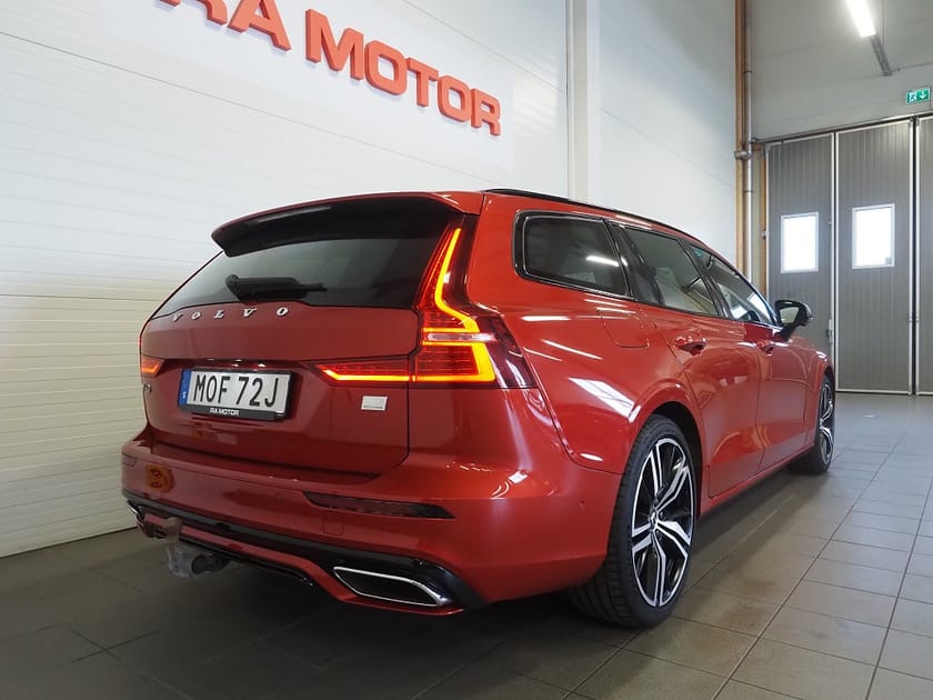 Bild 5 av Volvo V60 Recharge T8 AWD Geartronic R-Design H/K 360° Drag Navi