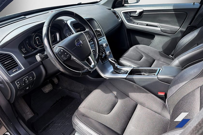 Bild 4 av Volvo XC60 D4 AWD Momentum Classic *7130mil* D-värmare SoV-däck