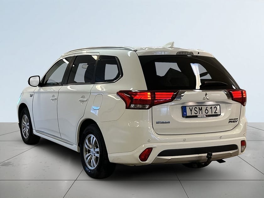 Bild 5 av Mitsubishi Outlander PHEV CVT Fleet Edition Drag Led-Ramp Pvärm Psens SoV
