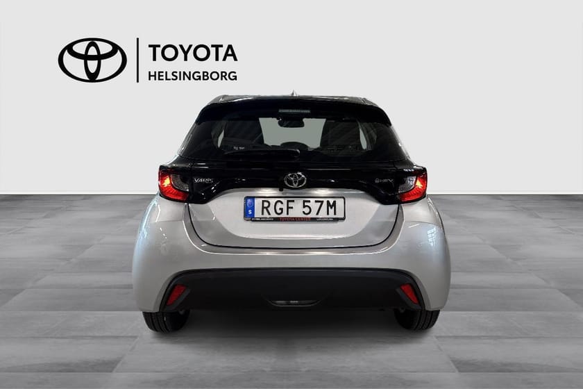 Bild 3 av Toyota Yaris Hybrid 115 1,5 5d Active med Komfortpaket
