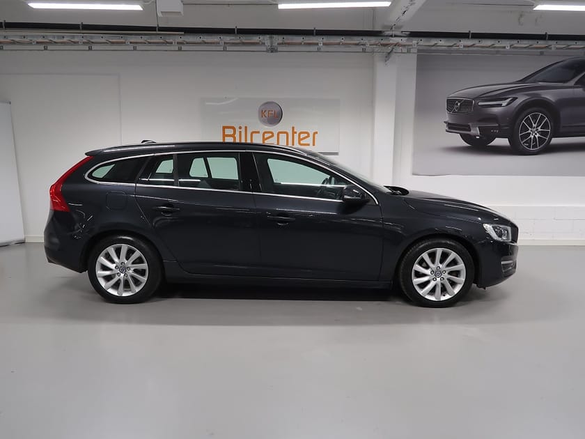 Bild 5 av Volvo V60 D4 V-Däck ingår Drag-Värmare-Rattvärme-FartH-Bluetooth-