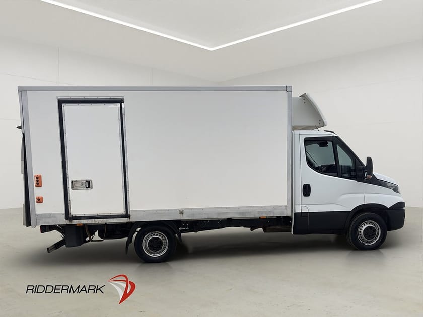 Bild 2 av Iveco Daily 35-140 Chassis Cab 2.3 Ny-Kamrem Bakgavellyft Sidodörr Värmare MOMS
