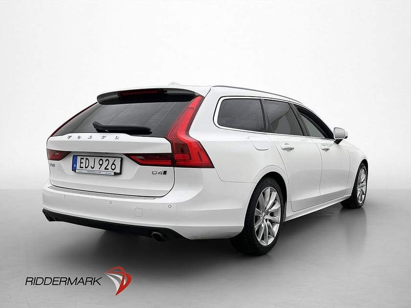 Bild 4 av Volvo V90 D4 AWD Momentum VOC B-Kamera D-Värmare Drag Navi