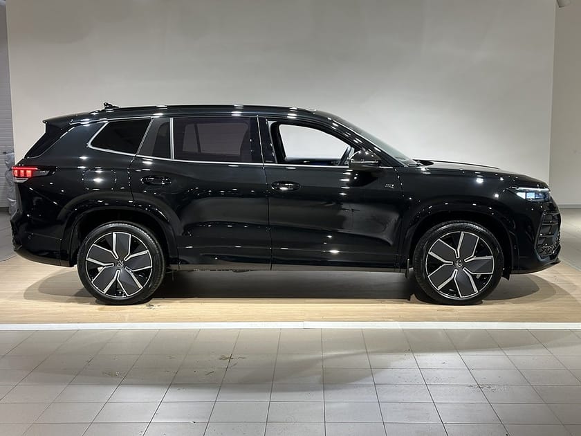 Bild 3 av Volkswagen Tayron eHybrid R-LINE E-Hybrid 272hk DSG6 / Lagerbil