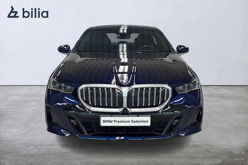 Bild 5 av BMW 550e xDrive Sedan M-Sport | Aktiv farth. | Komfortstol