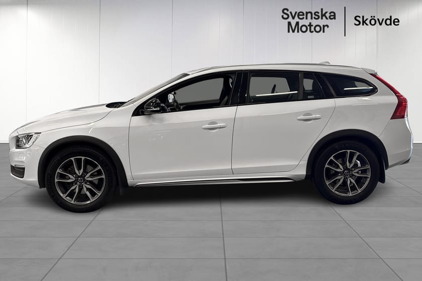 Bild 3 av Volvo V60 Cross Country D4 AWD Summum Dragkrok | VOC | Bränslevärmare | 18" Alu | Välservad