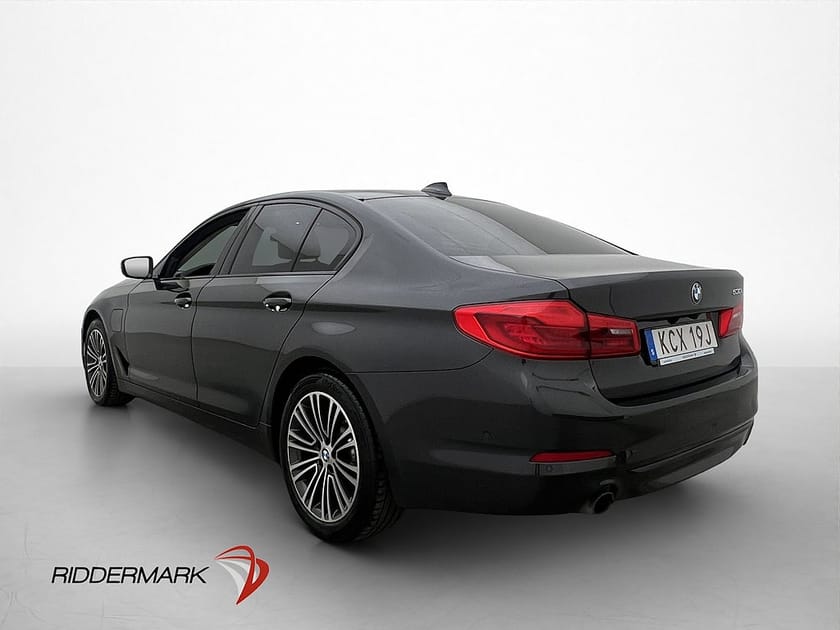 Bild 5 av BMW 530e xDrive iPerformance Sedan 252hk Sport line Kamera CarPlay HiFi Ambient