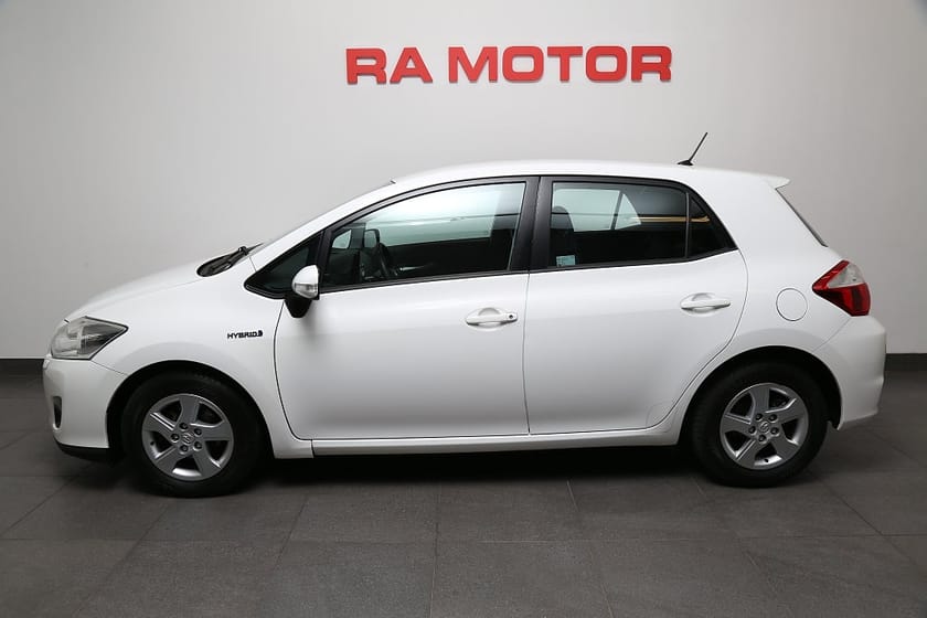 Bild 3 av Toyota Auris Hybrid 1,8 e-CVT Plus 136hk Aut Motorvärmare