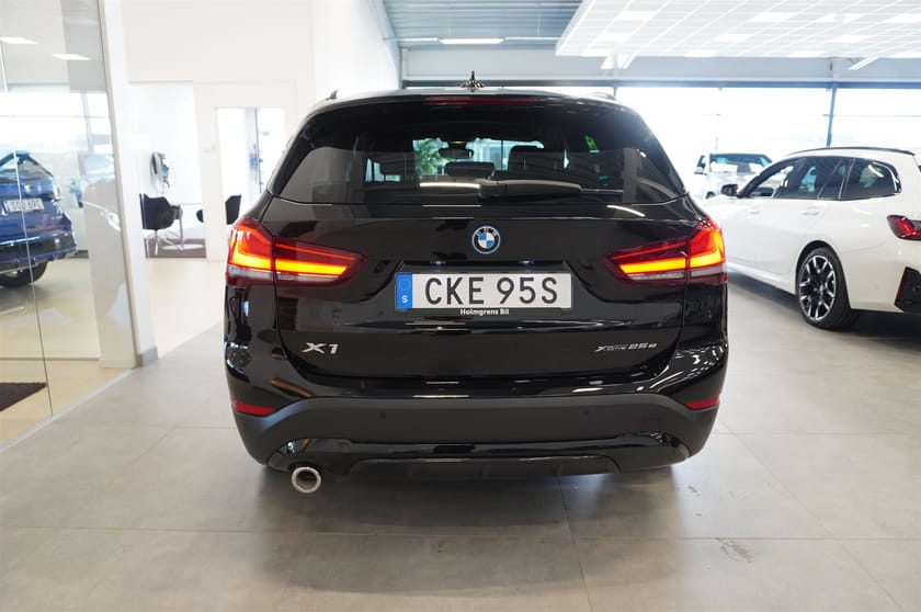 Bild 5 av BMW X1 xDrive25e Sport Line Navi Head-Up HiFi LED