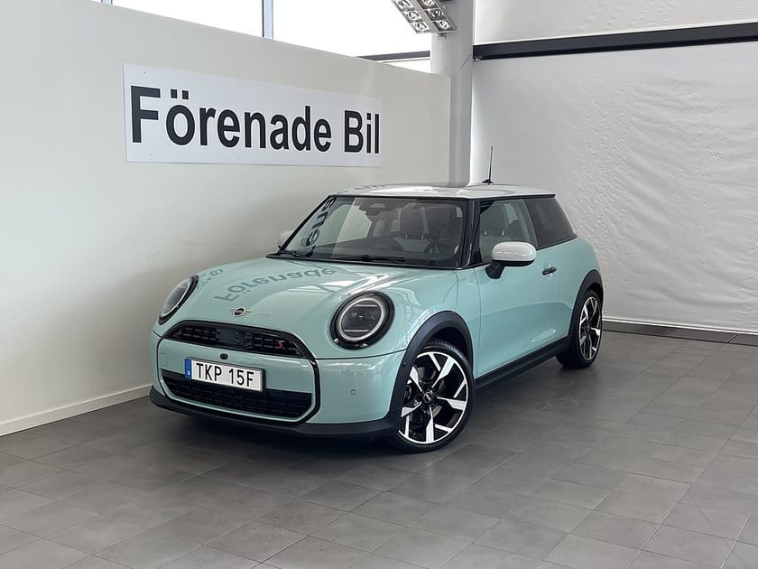 Bild 2 av MINI Cooper S Aut Classic Trim H/K HUD Rattvärme Nav Backkamera