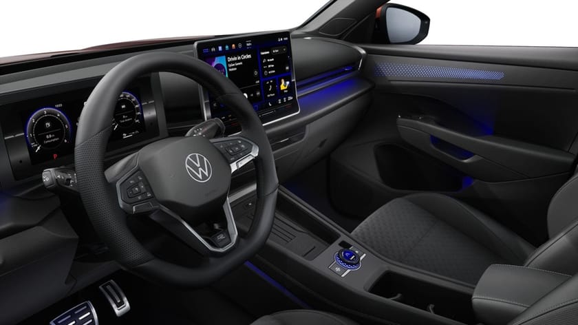 Bild 3 av Volkswagen T-Roc R-Line  1.5 eTSI 150 HK DSG7 Area view/Matrix